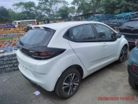 accidental-damaged-tata-motors-tata-altroz-xz-12